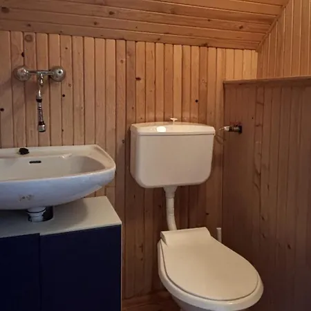 Dom Letniskowy Nad Jeziorem - Kaszuby Prázdninový dům Podjazdy